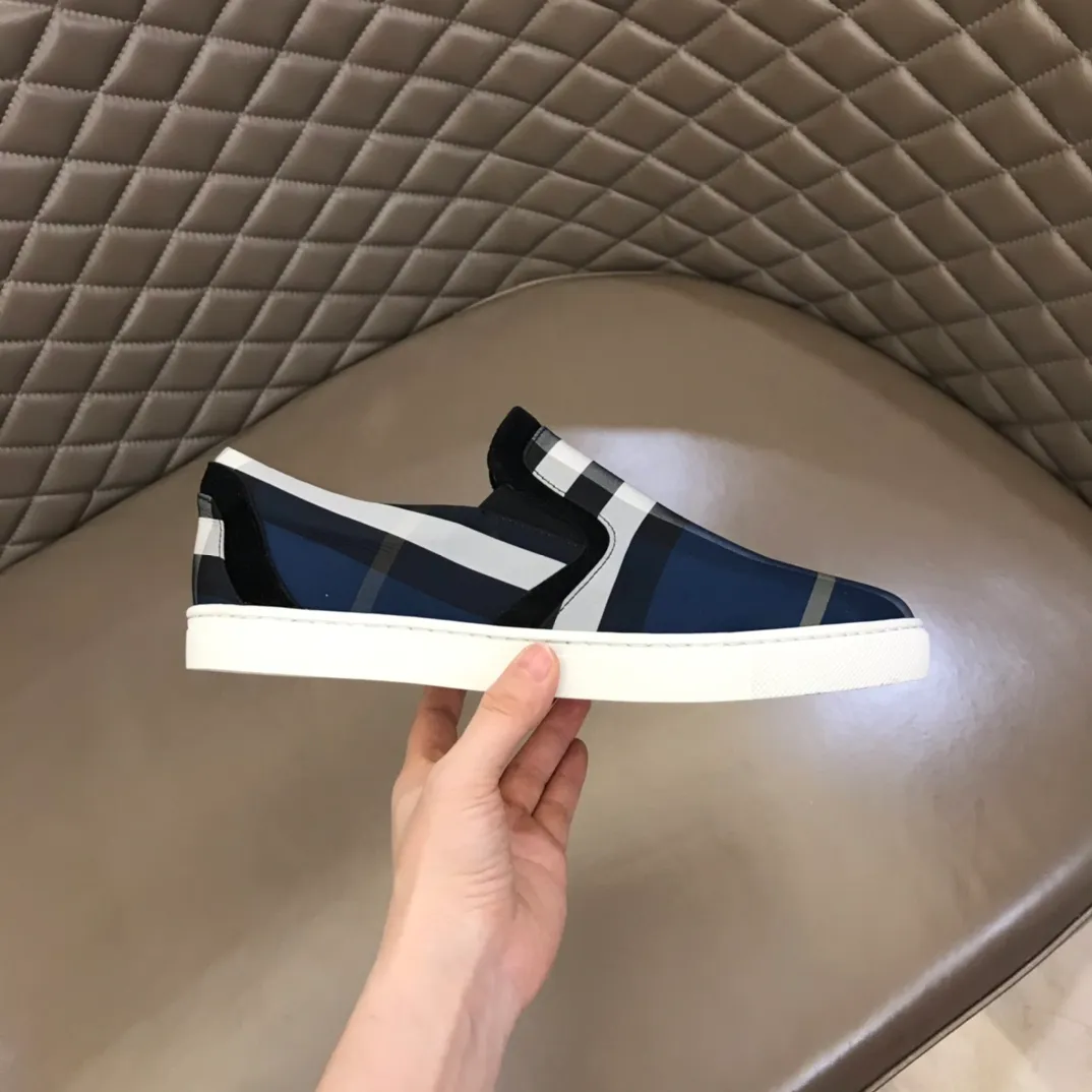 p340 "BURBERR*" men's classic low-top sneakers are reinterpreted in Vintage checkered cotton and matte calfskin, decorated with a new brand logo. First-layer sheepskin lining, embossed Burberry logo on the heel, and original TPU outsole! Size: 38-44